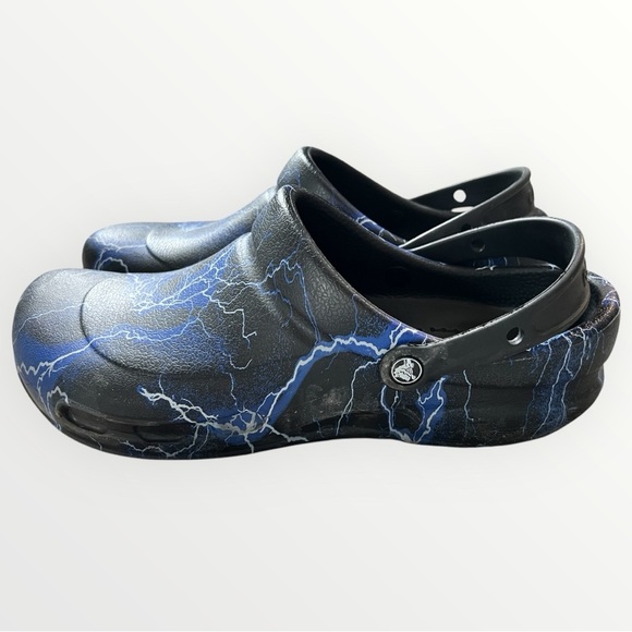 Crocs Men’s Size 14 Black and Blue Lightning Clogs - Picture 2 of 3